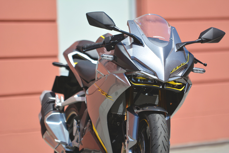 ライダーのレベルを一つ上げてくれる Honda Cbr250rr はやっぱり凄い250だった 前編 Bike Life Lab バイク王