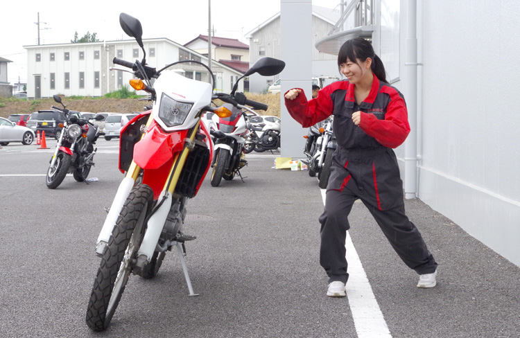 足つき一本勝負vol 1 女子ライダーえぬこ Vs Honda Bike Life Lab バイク王
