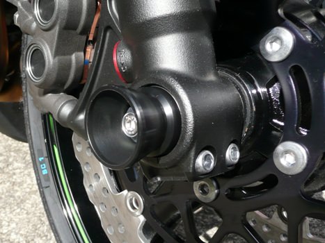 フロントアクスルプロテクター ファンネルタイプ  ジュラコン(R)/ホワイト AGRAS（アグラス） ZX-10R（08〜11年/16年/19年）