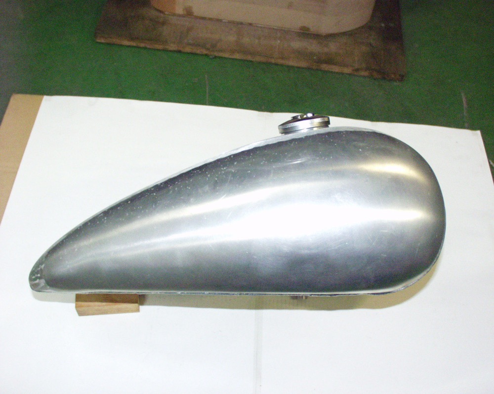 アルミボブタンク（バフ有） BIGCEDAR（ビッグシーダー） ドラッグスター400（〜09年）