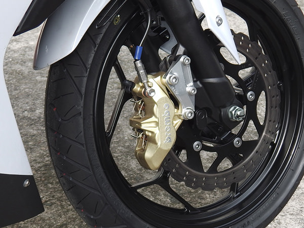 ブレンボキャリパー取付サポート 65mmピッチキット BEET（ビート） Ninja250R（ニンジャ）