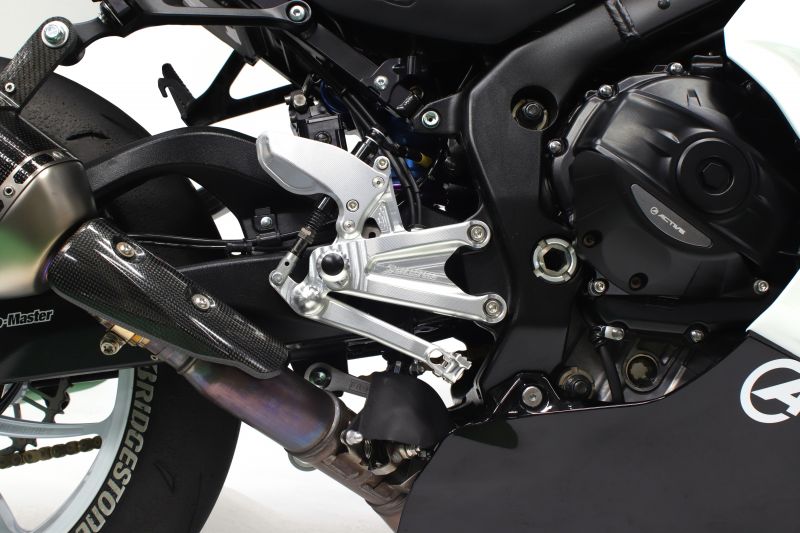 Elaborate フットコントロールキット シルバー(シフター付) GALE SPEED（ゲイルスピード） GSX-R1000/R（ABS）