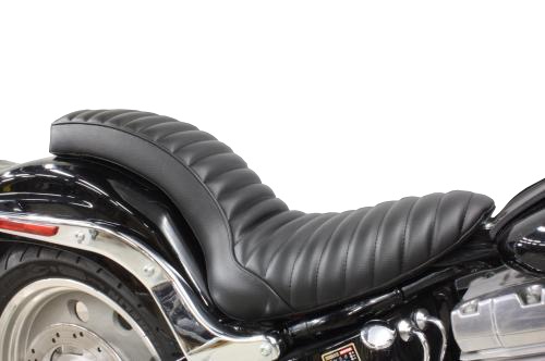 200ワイドタイヤ用　コブラシート（タックロール） ガレージT＆F ソフテイル（SOFTAIL）