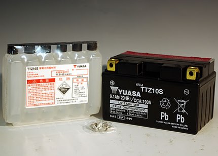 TTZ10S（YTZ10S互換）メンテナンスフリーバッテリー 液入り充電済 台湾ユアサ 400X（NC47）