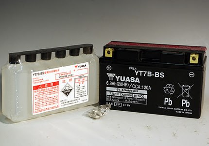 YT7B-BS（YUASA）メンテナンスフリーバッテリー 液入り充電済 台湾YUASA